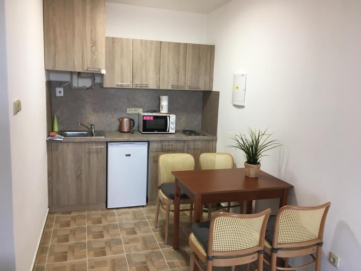 Apartmany S Klimatizaci - Penzion U Kudlacku Pouzdrany Buitenkant foto