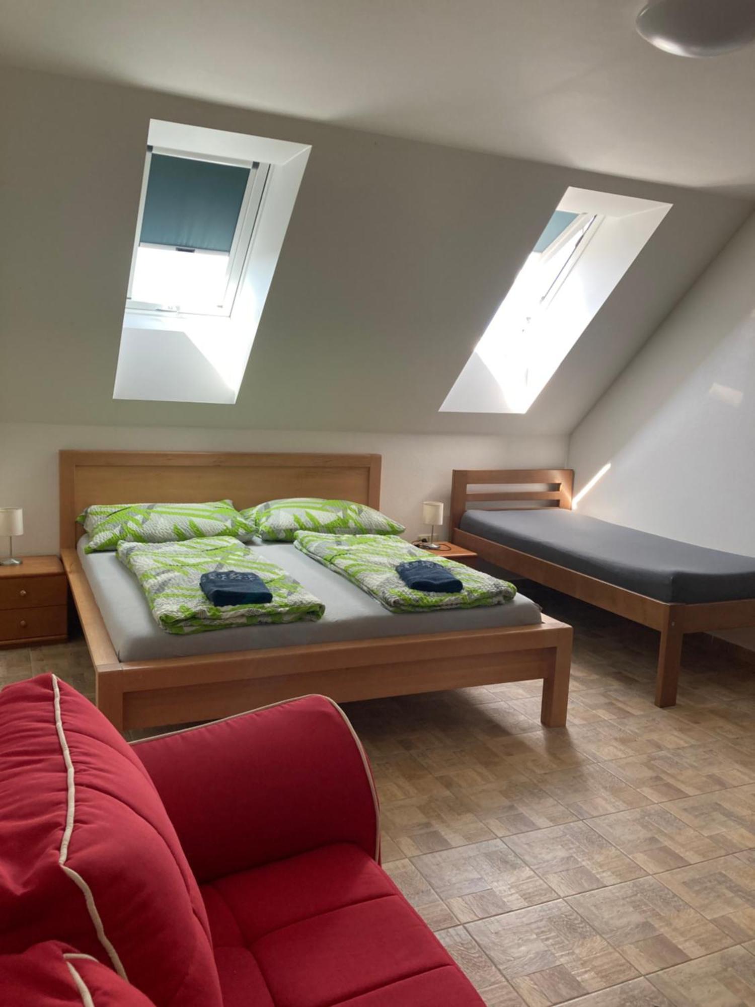Apartmany S Klimatizaci - Penzion U Kudlacku Pouzdrany Buitenkant foto